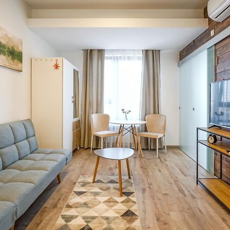 Bright Apartments Moments Away From Herastrau Park, Mall And Metro Bucureşti Exterior foto