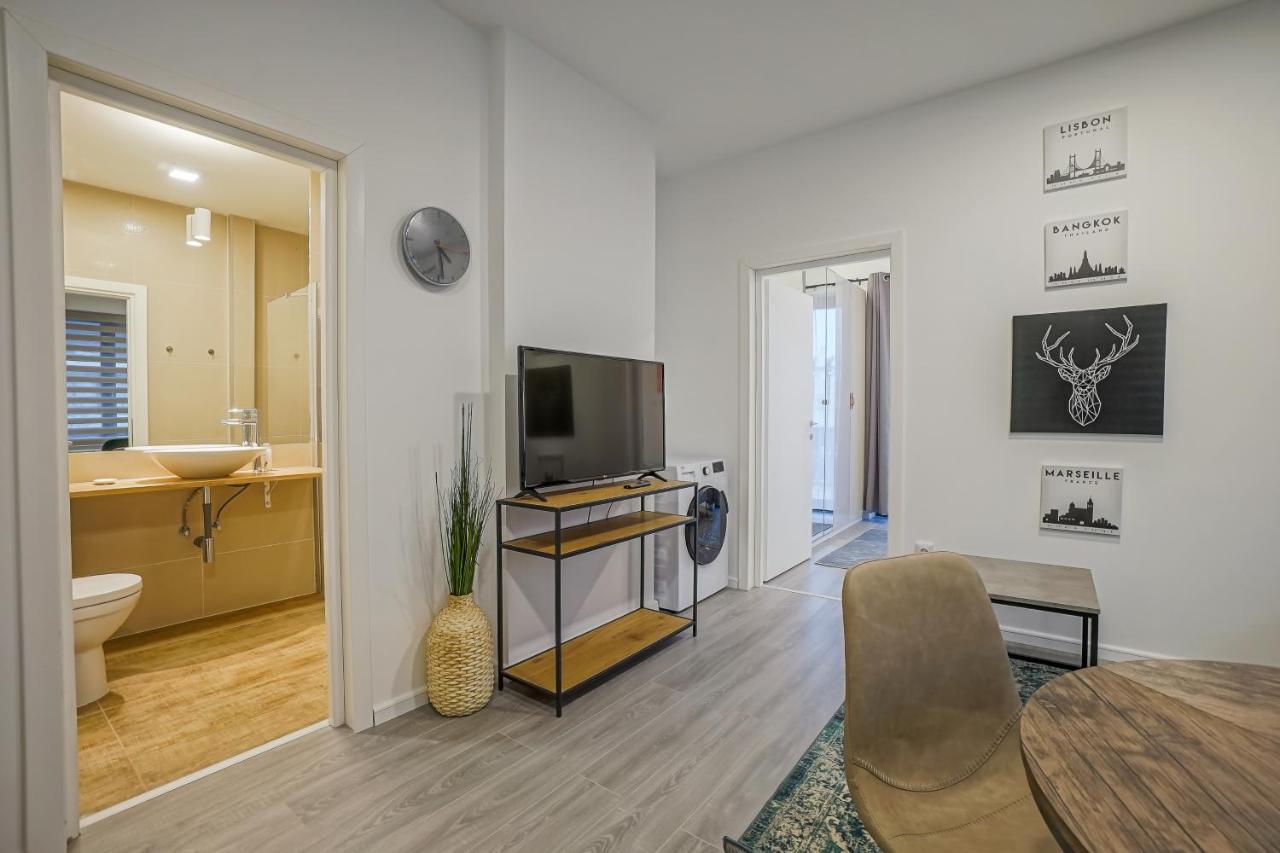 Bright Apartments Moments Away From Herastrau Park, Mall And Metro Bucureşti Exterior foto