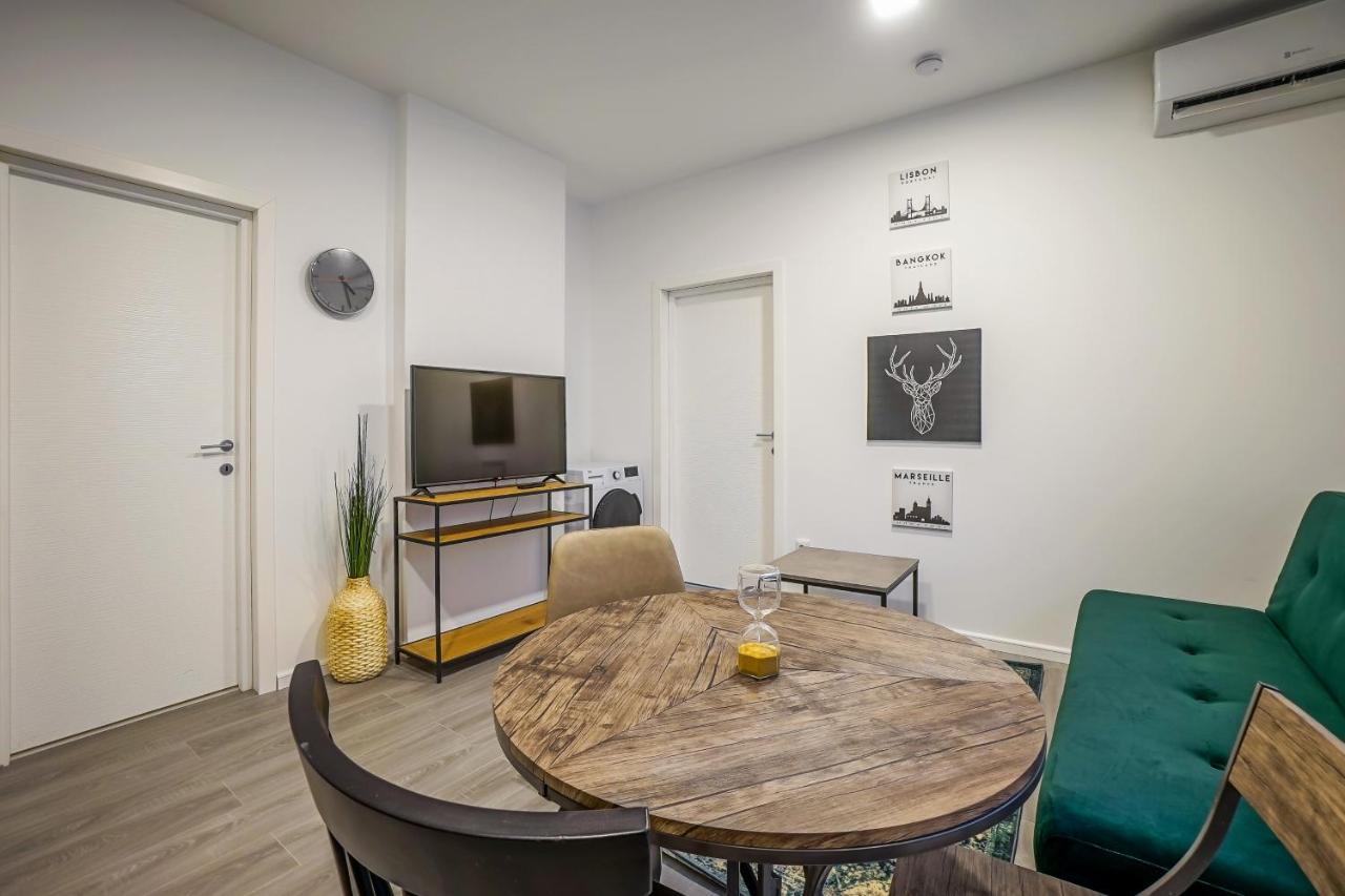 Bright Apartments Moments Away From Herastrau Park, Mall And Metro Bucureşti Exterior foto