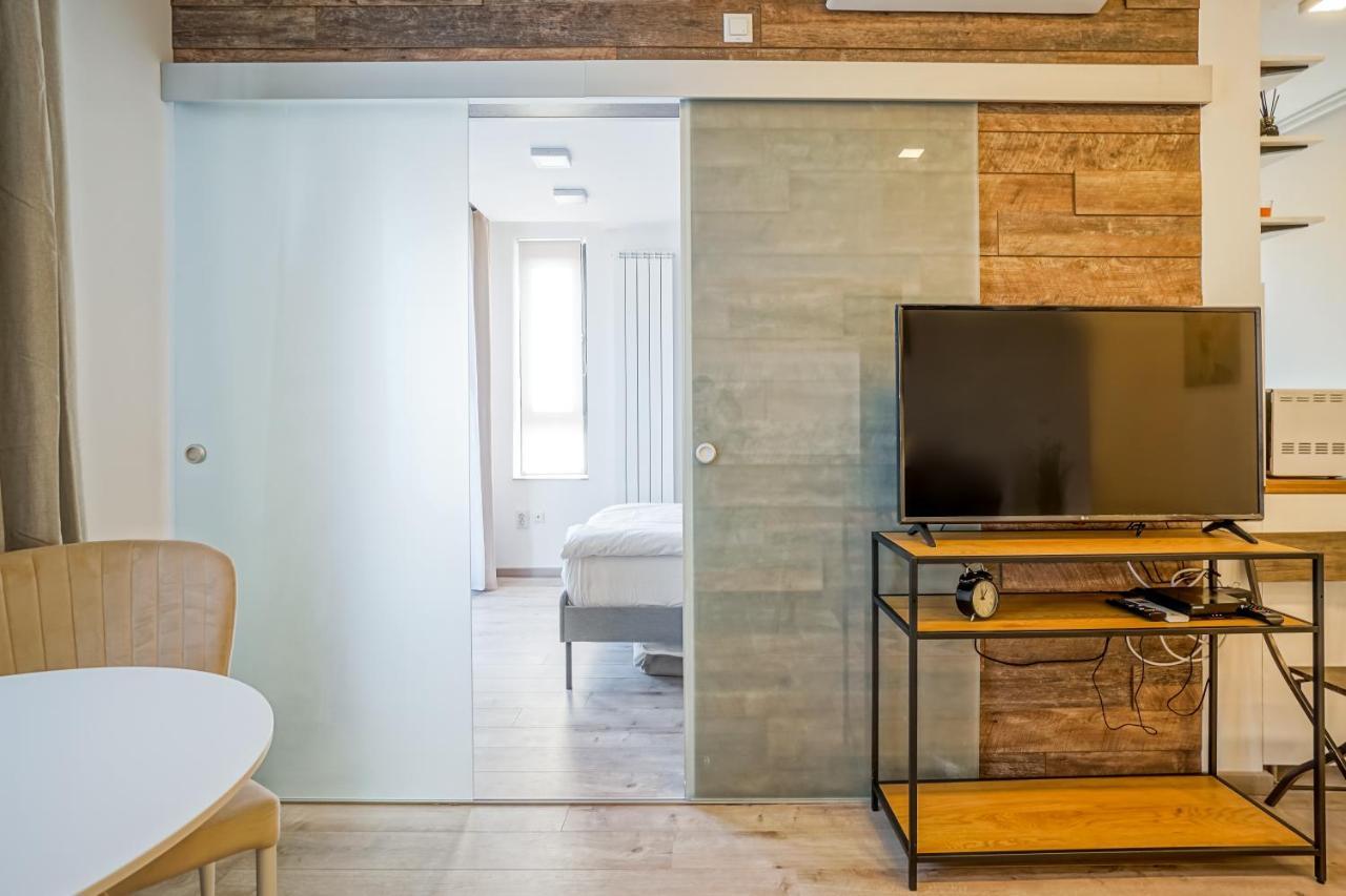 Bright Apartments Moments Away From Herastrau Park, Mall And Metro Bucureşti Exterior foto