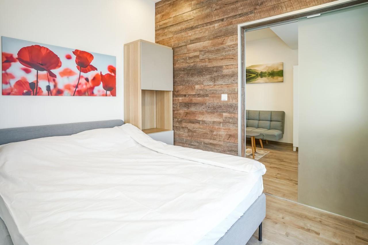 Bright Apartments Moments Away From Herastrau Park, Mall And Metro Bucureşti Exterior foto