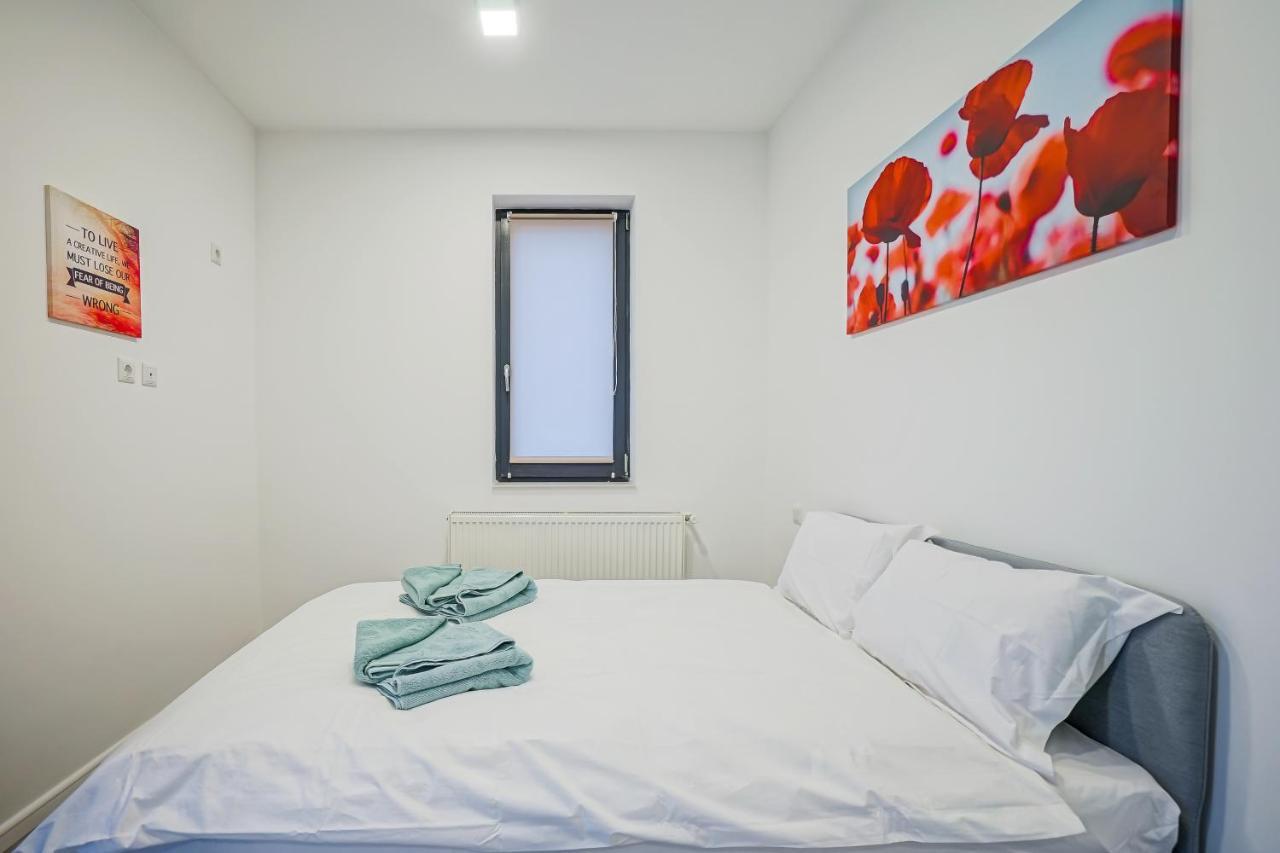 Bright Apartments Moments Away From Herastrau Park, Mall And Metro Bucureşti Exterior foto
