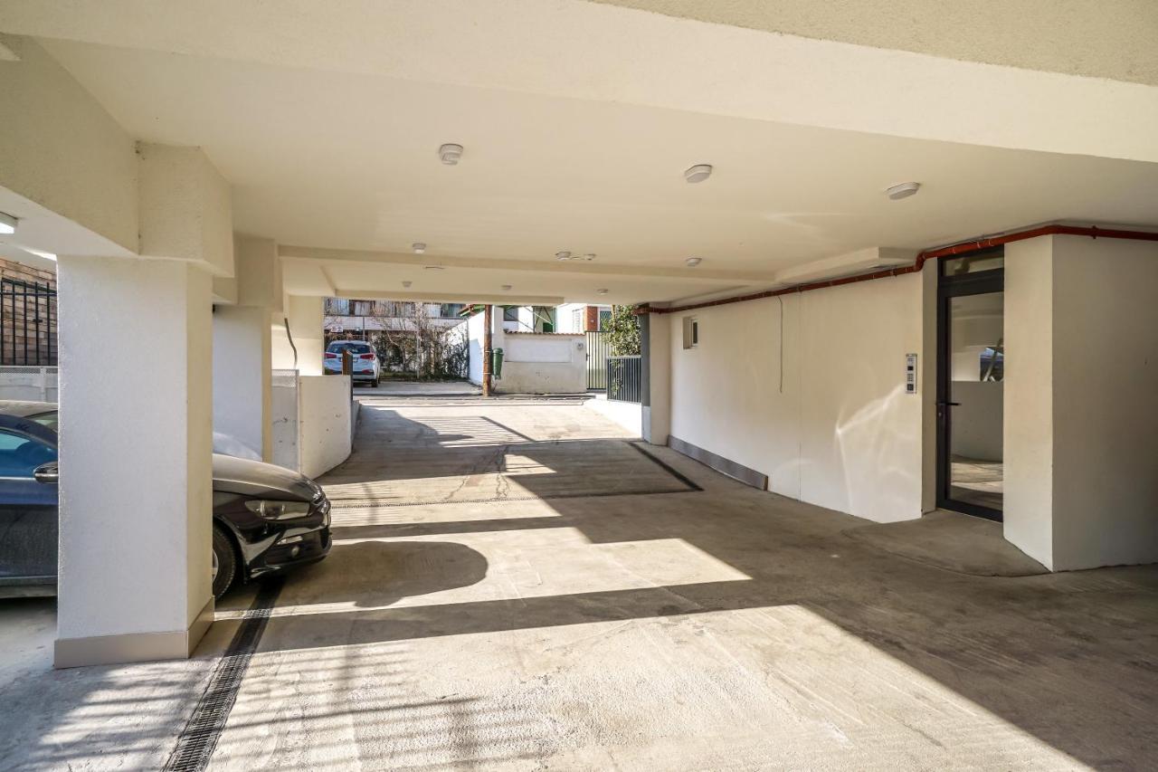 Bright Apartments Moments Away From Herastrau Park, Mall And Metro Bucureşti Exterior foto